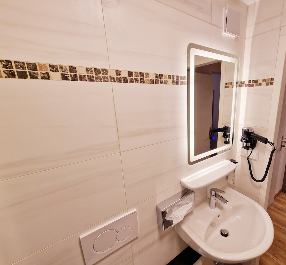 Design Double or Twin Room - Photo 5