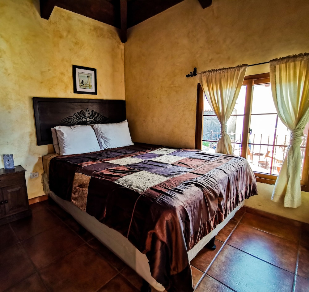 Deluxe Double Room, 1 Queen Bed, Non Smoking photo 1