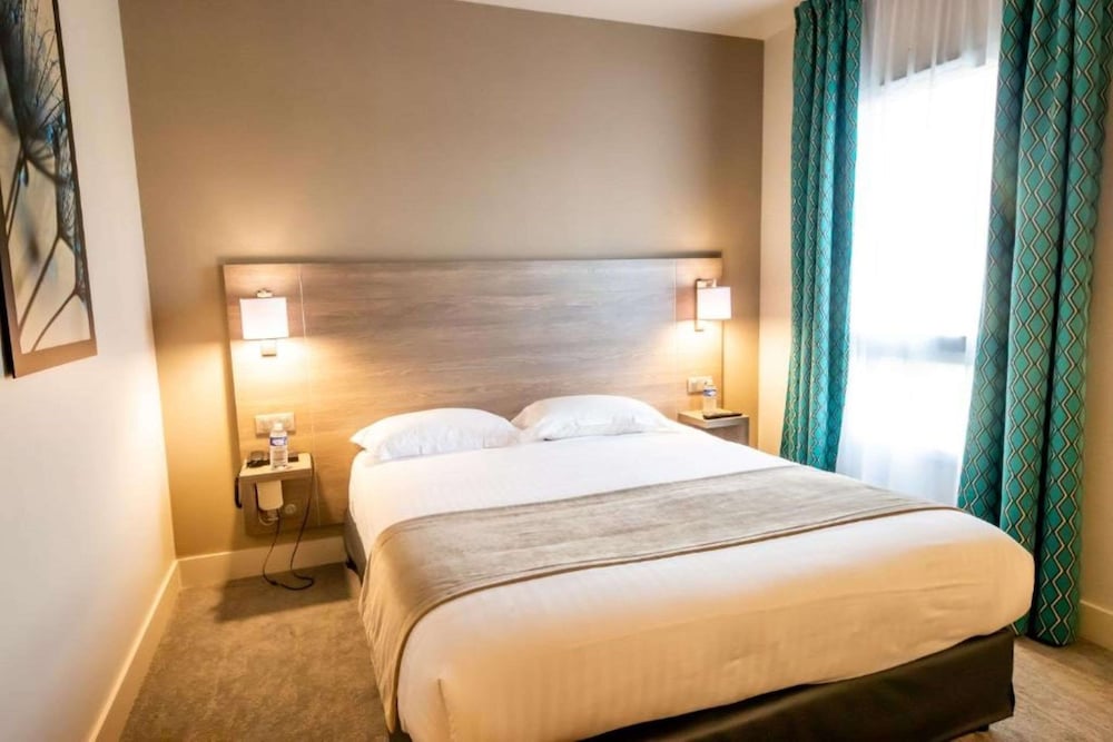 Standard Studio, 1 Queen Bed, Non Smoking, Kitchenette - Photo 1