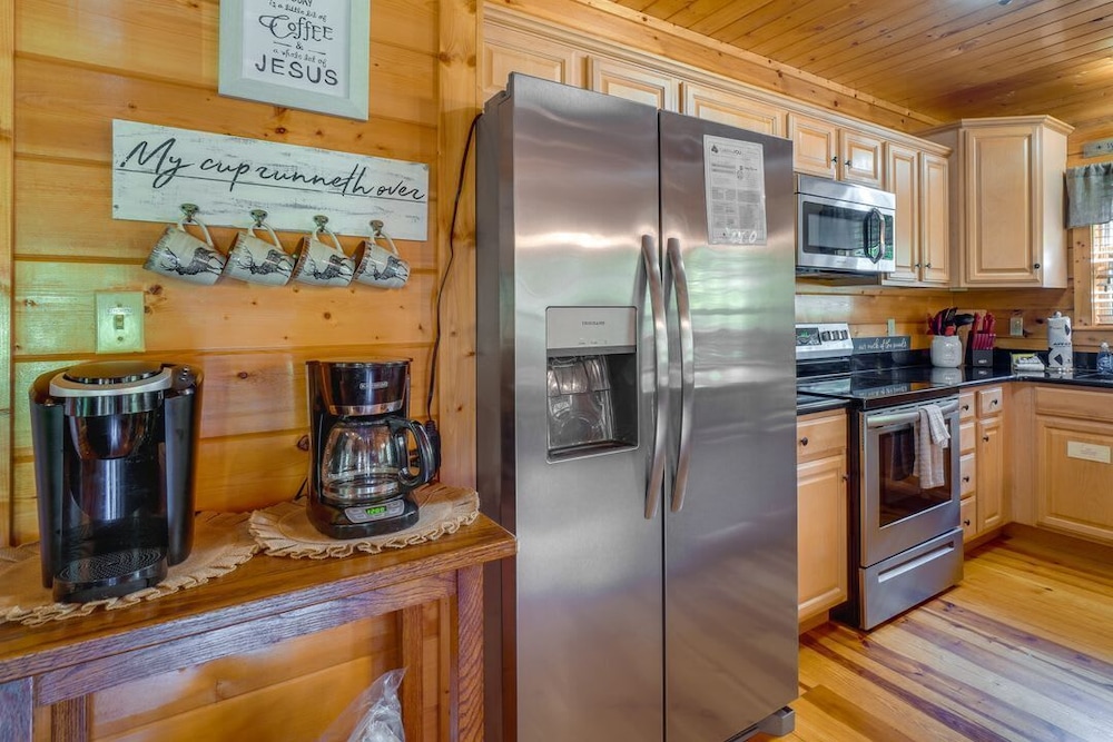 Gatlinburg Getaway - Private Theater Hot Tub, Kuva 7
