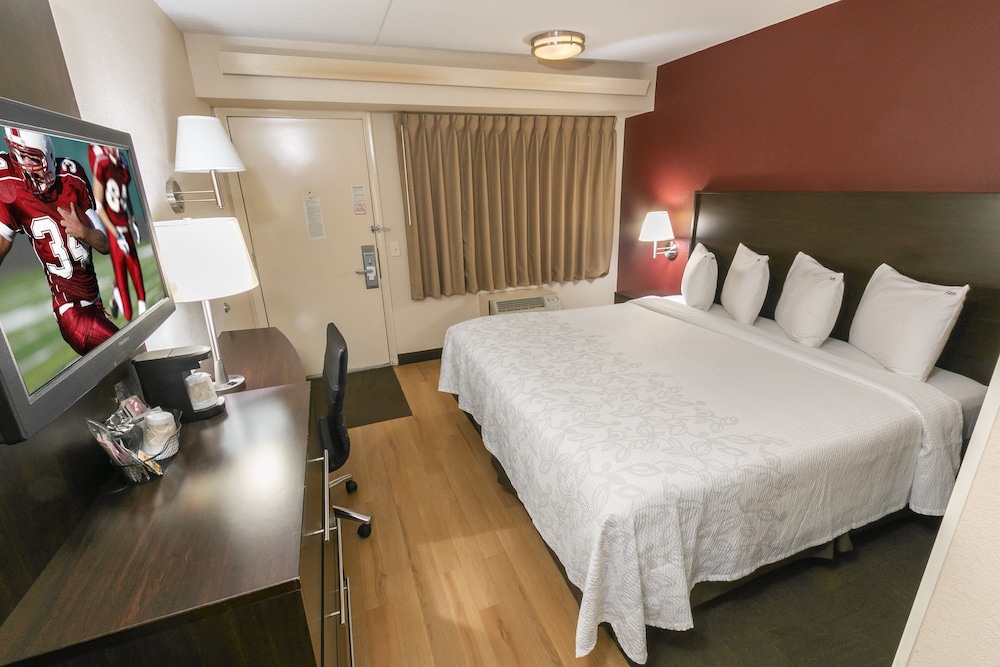 Standard Room, 1 King Bed (Smoke Free) - Photo 1
