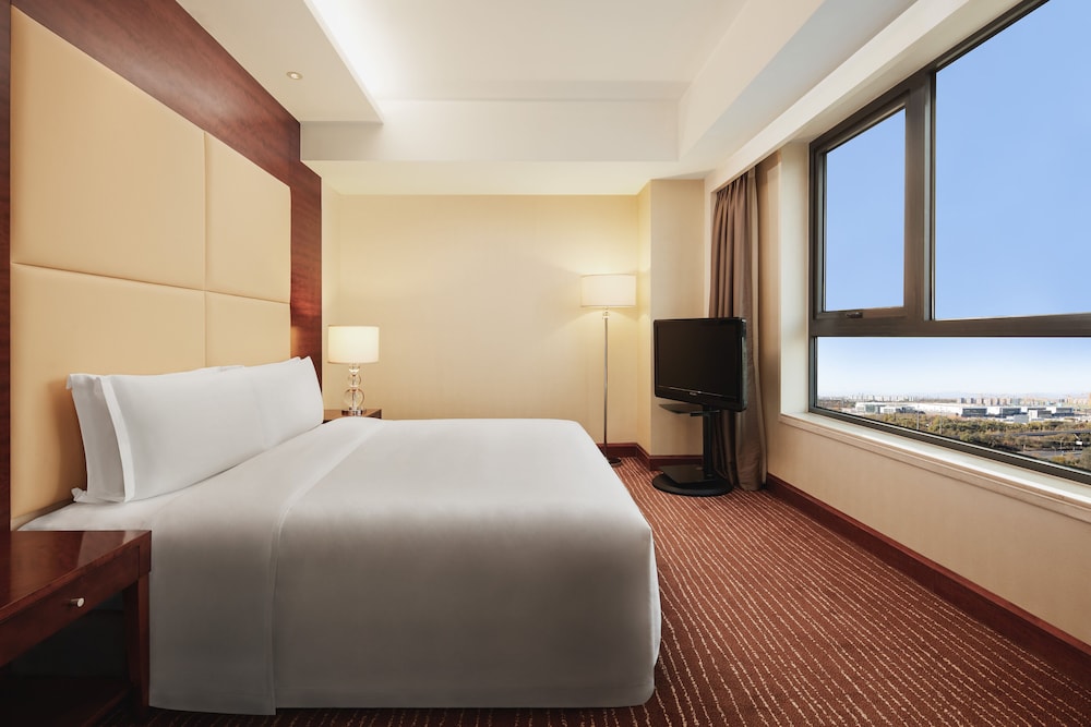 Standard Room, 1 King Bed - Photo 3