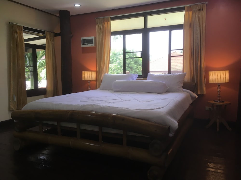 Premier Double Room, 1 King Bed, Non Smoking, Garden View photo 1