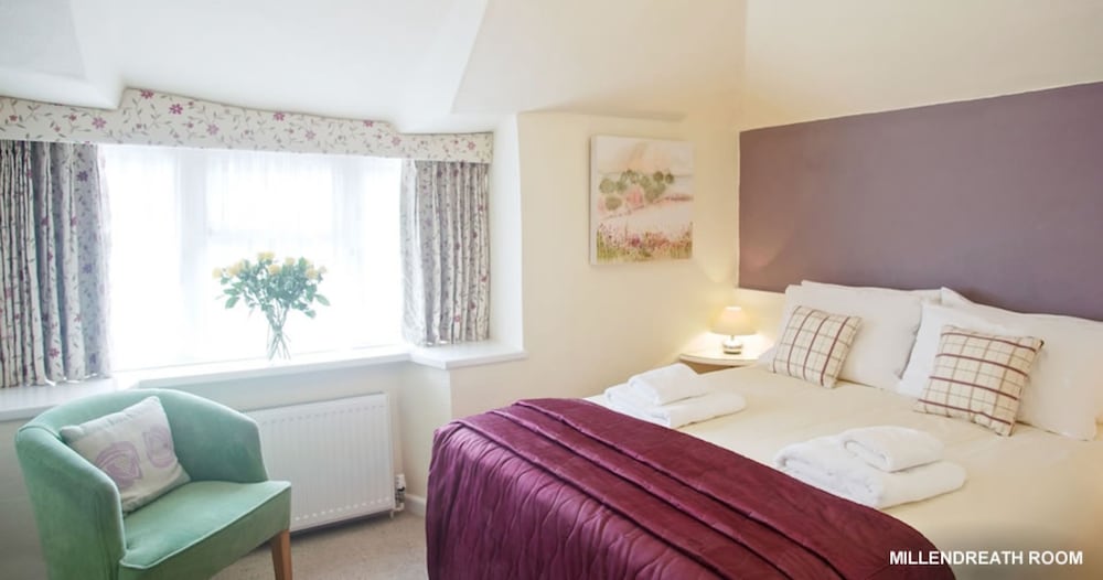 Small Double Room, Harbour View (Millendreath) photo 2