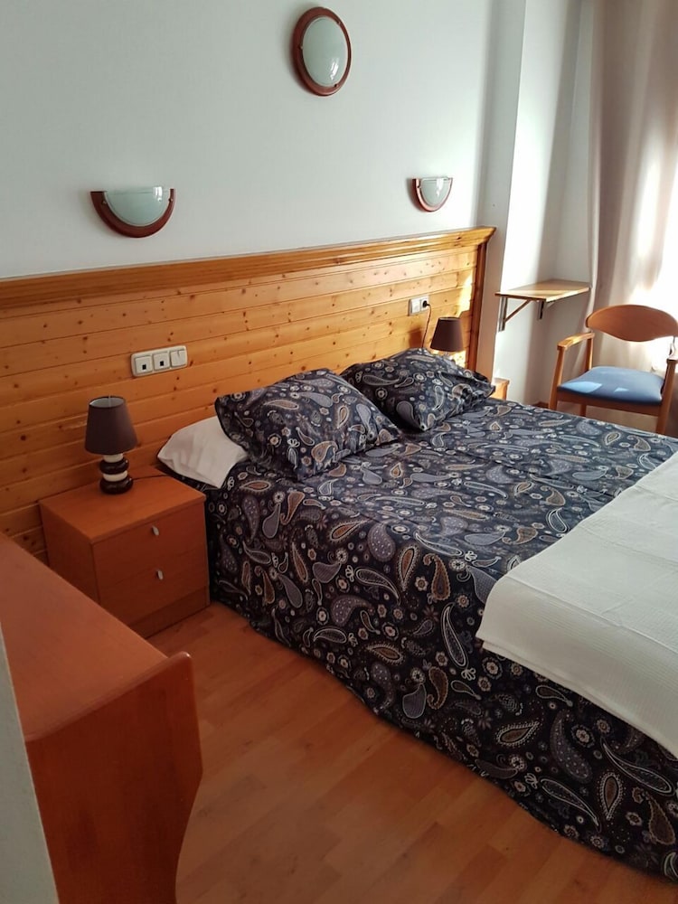 Family Room, 1 Bedroom photo 2