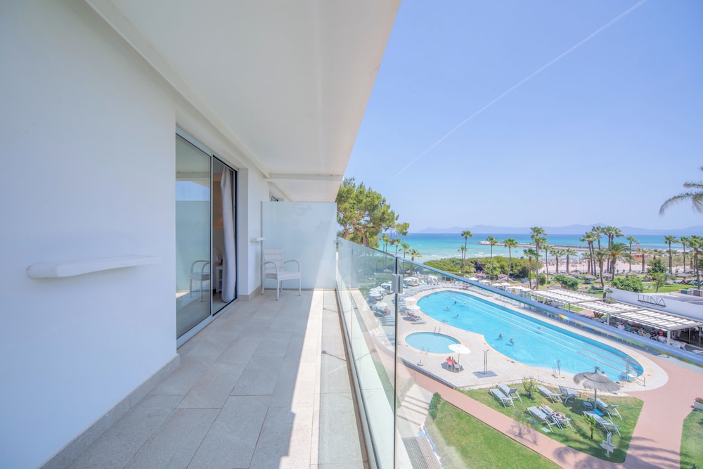 Premium Suite, Balcony (2 adults + 1 child)