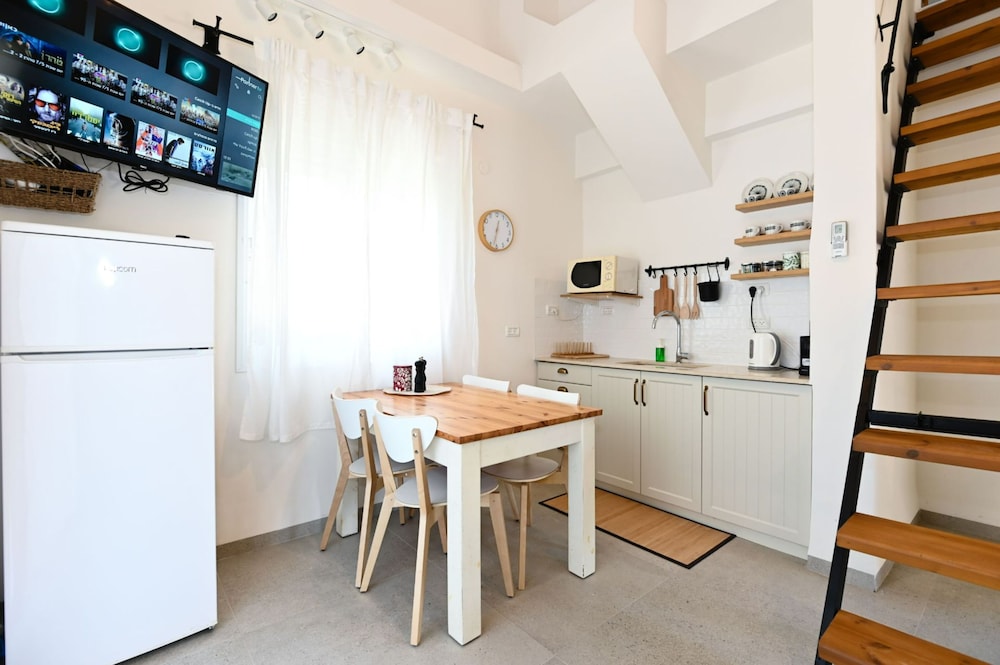 Basic Apartment photo 3