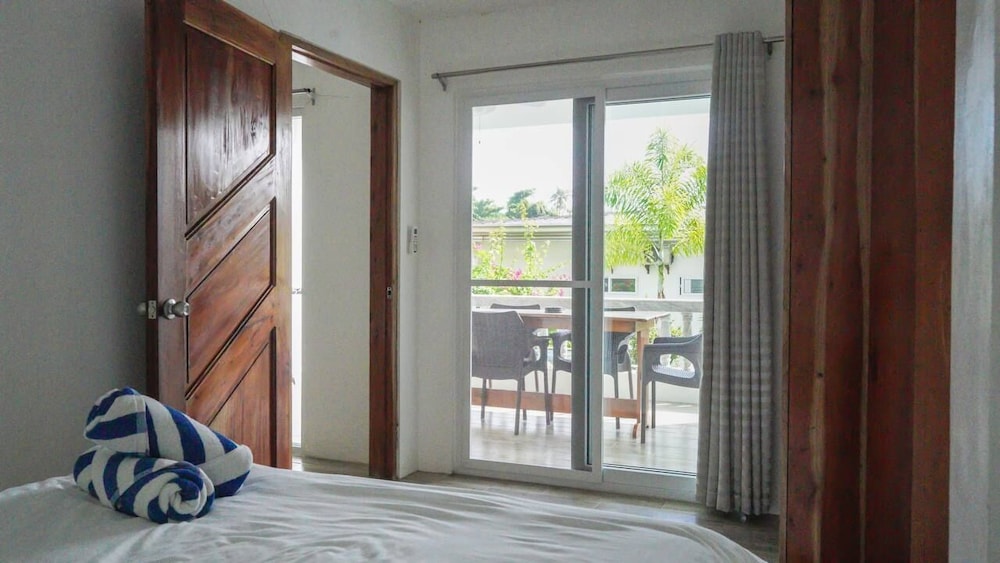 Deluxe Apartment, Balcony, Pool View photo 2