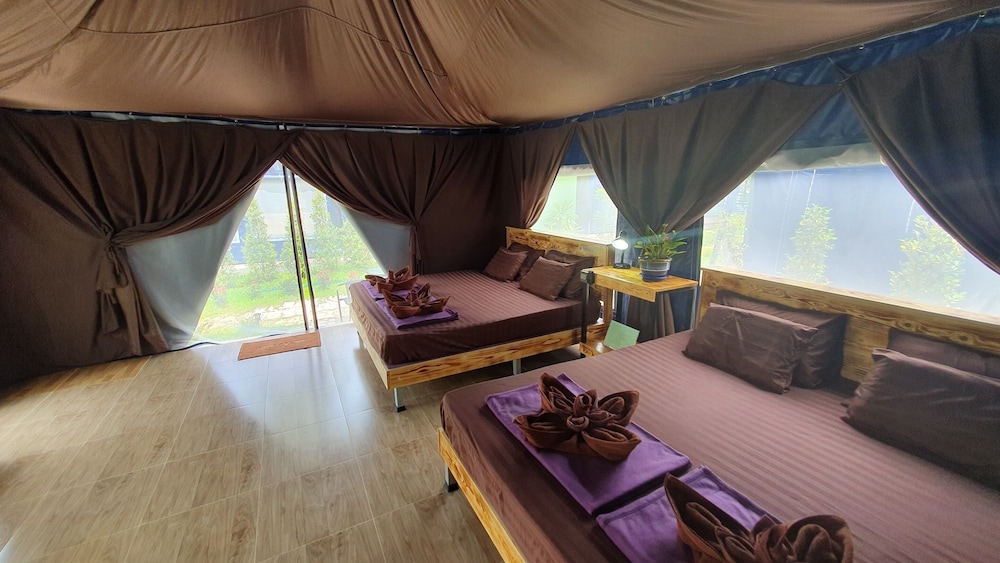 Quadruple Tented Room - Photo 3