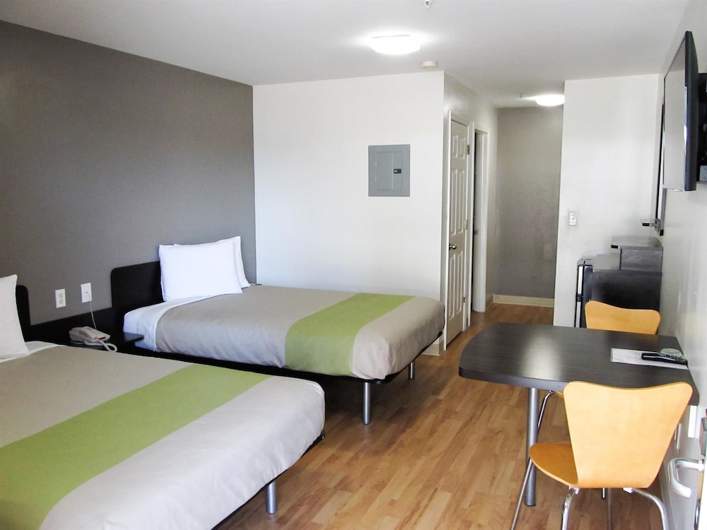 Deluxe Room, 2 Double Beds, Smoking, Kitchenette photo 3