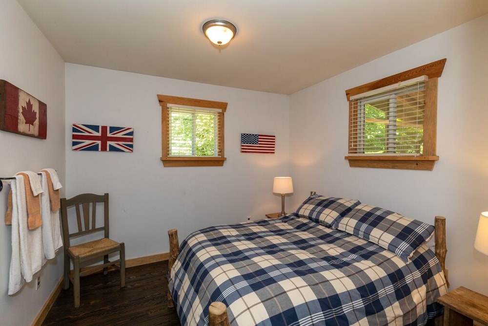 Cottage, 3 Bedrooms, Accessible, Partial Lake View photo 2