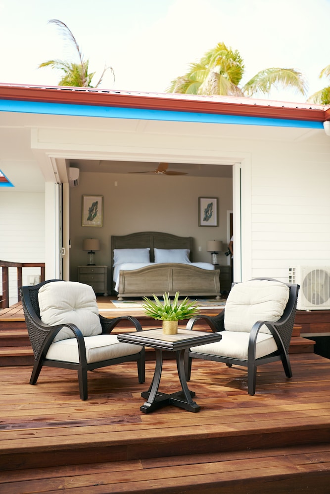 Oceanfront Villa Room photo 2