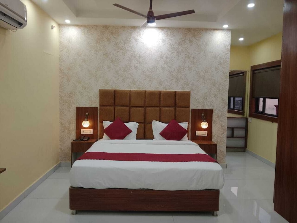 Royal Room