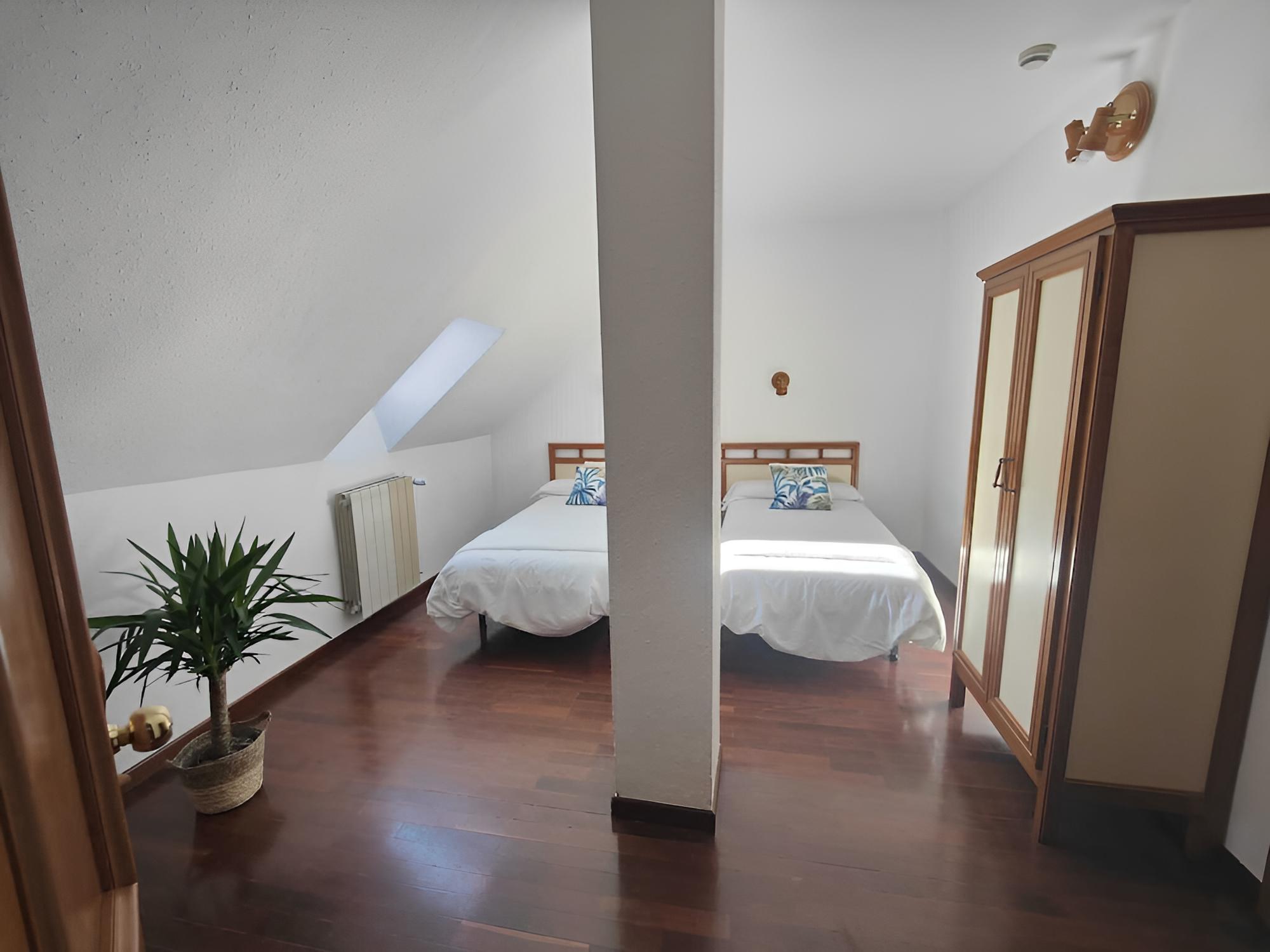 Economy Room, 2 Twin Beds photo 1