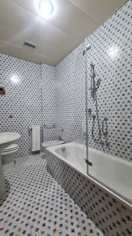 Triple Room - Photo 6