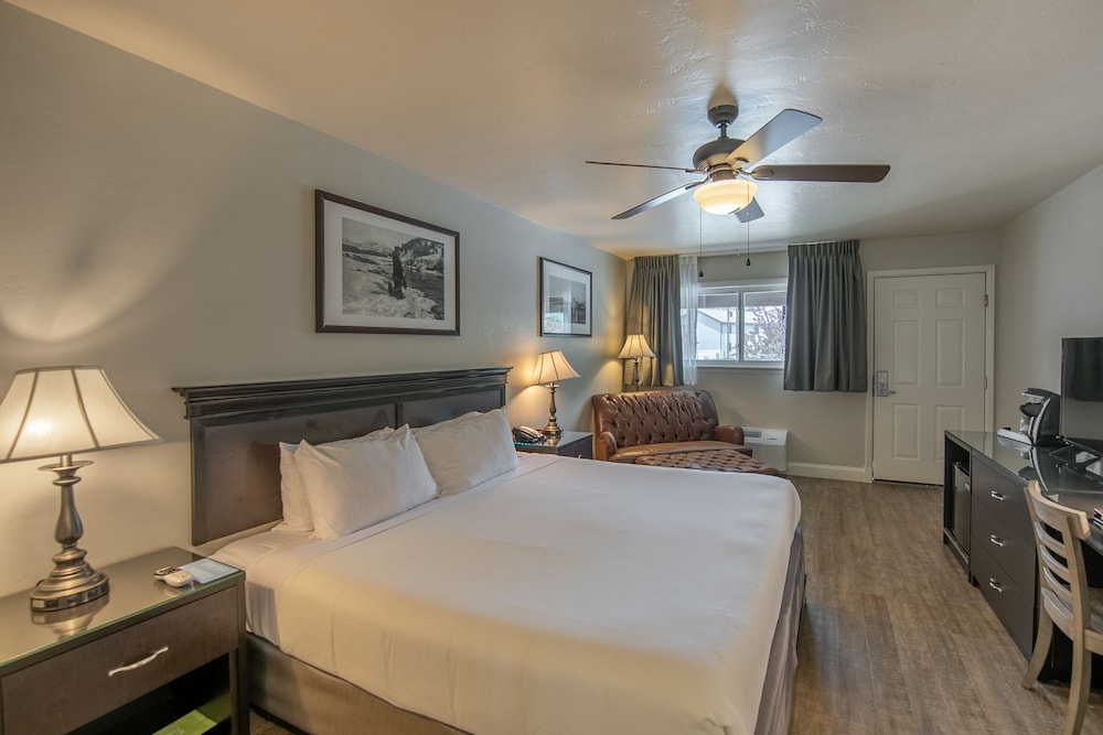 Classic Room, 1 King Bed