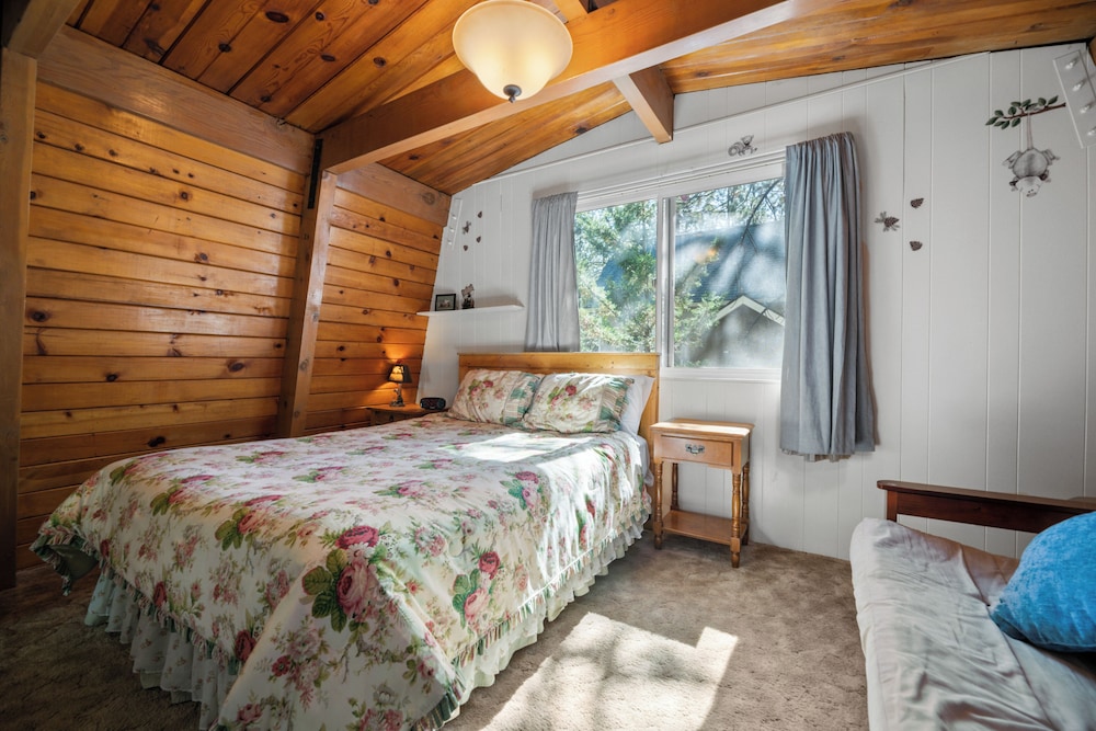 House, Multiple Beds, Patio, Mountain View