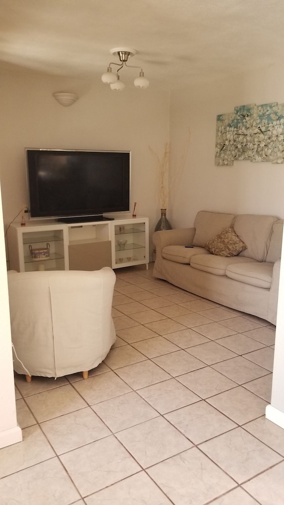 House, 2 Bedrooms, Smoking, Patio photo 1