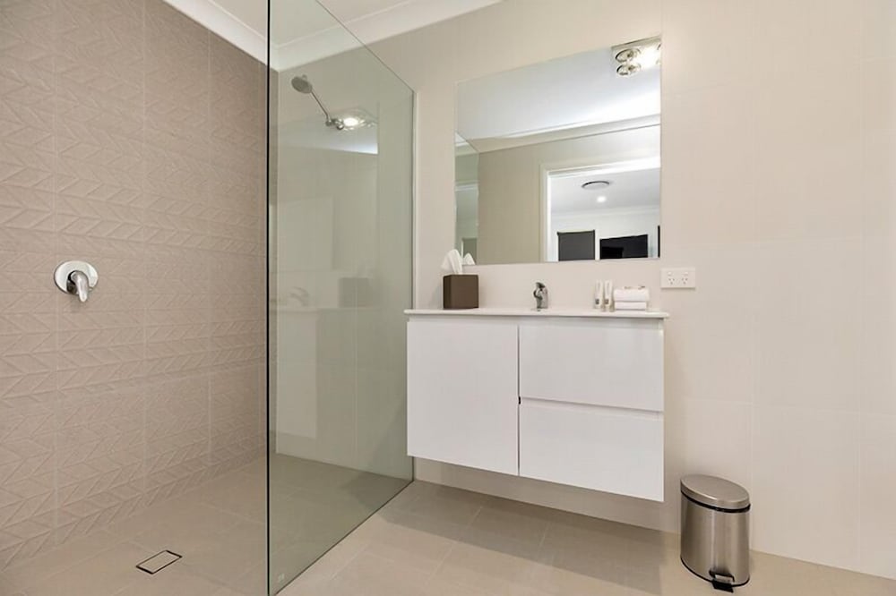 2 Bedroom Accessible Pet Friendly photo 2