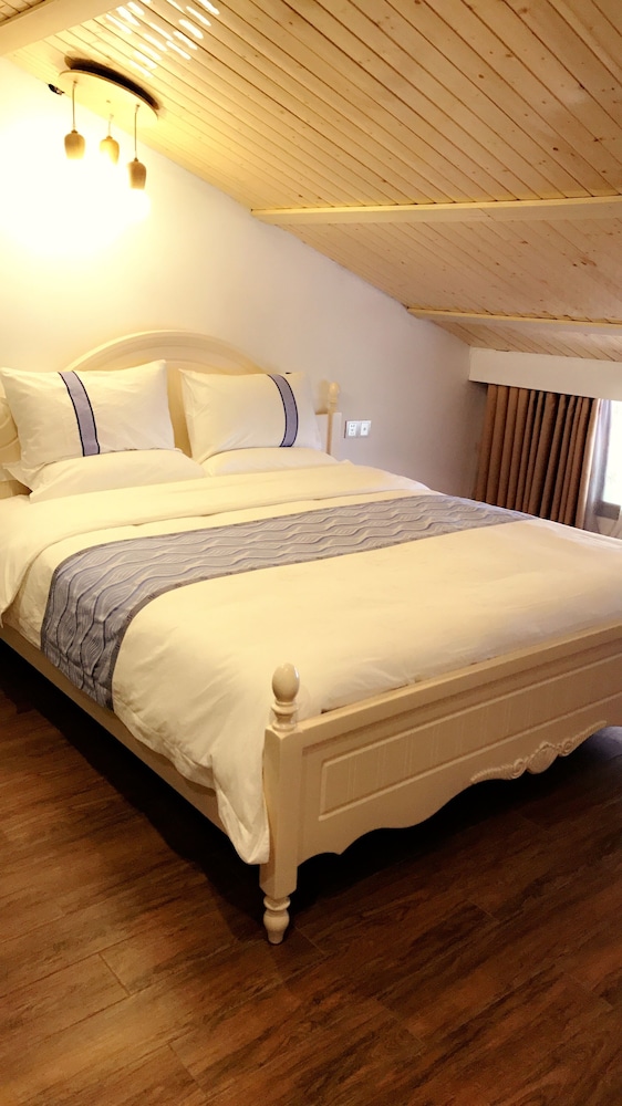 Classic Double Room, City View photo 1