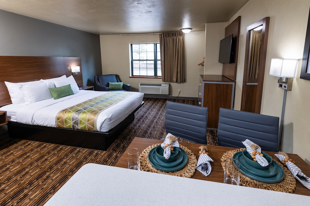 Executive Suite, 1 Queen Bed photo 1