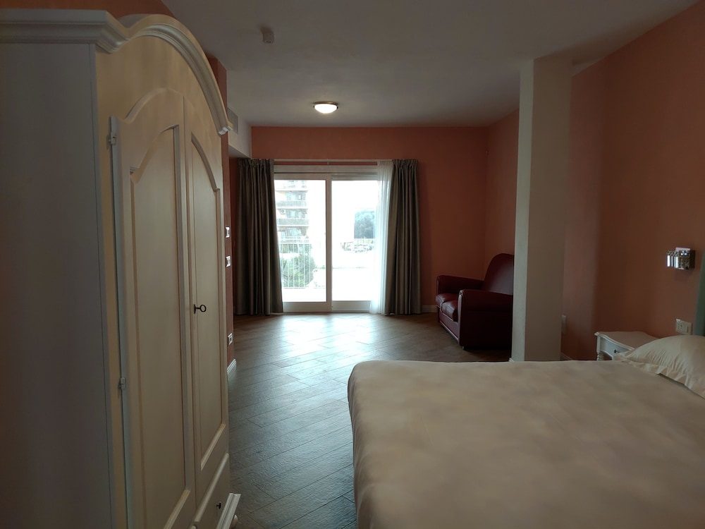 Luxury Suite photo 3