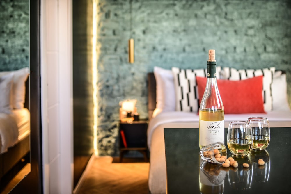 Suite with Terrace - Photo 6