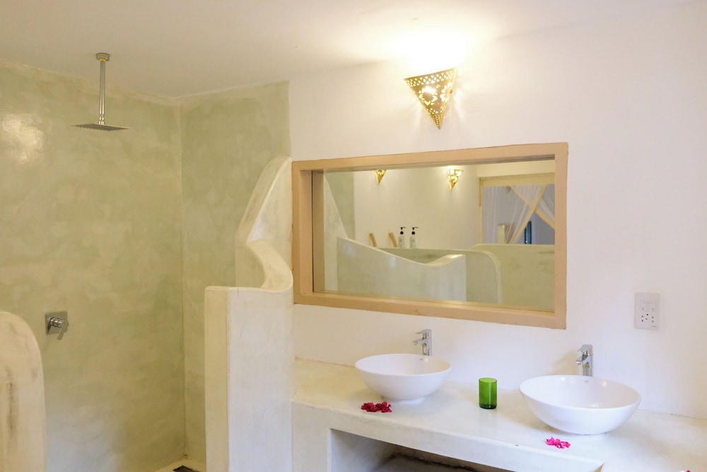 Deluxe Bungalow, 2 Bedrooms, Beach View