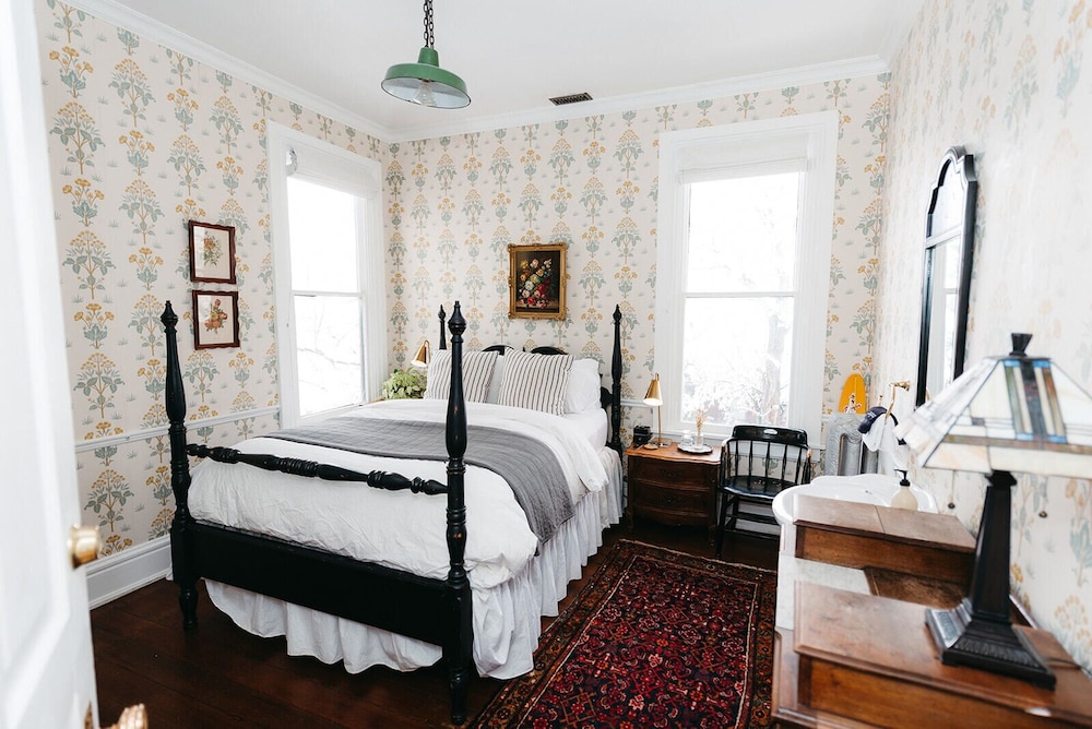Bonneville Room photo 2