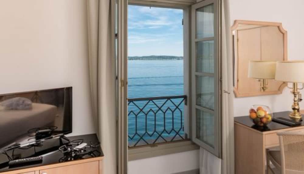 Deluxe Double Or Twin Room, Lake View photo 2