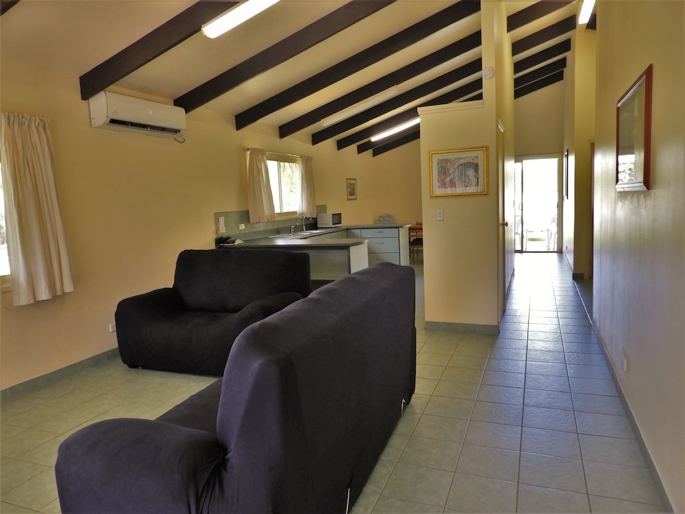 3 Bedroom Garden Villa - Photo 8