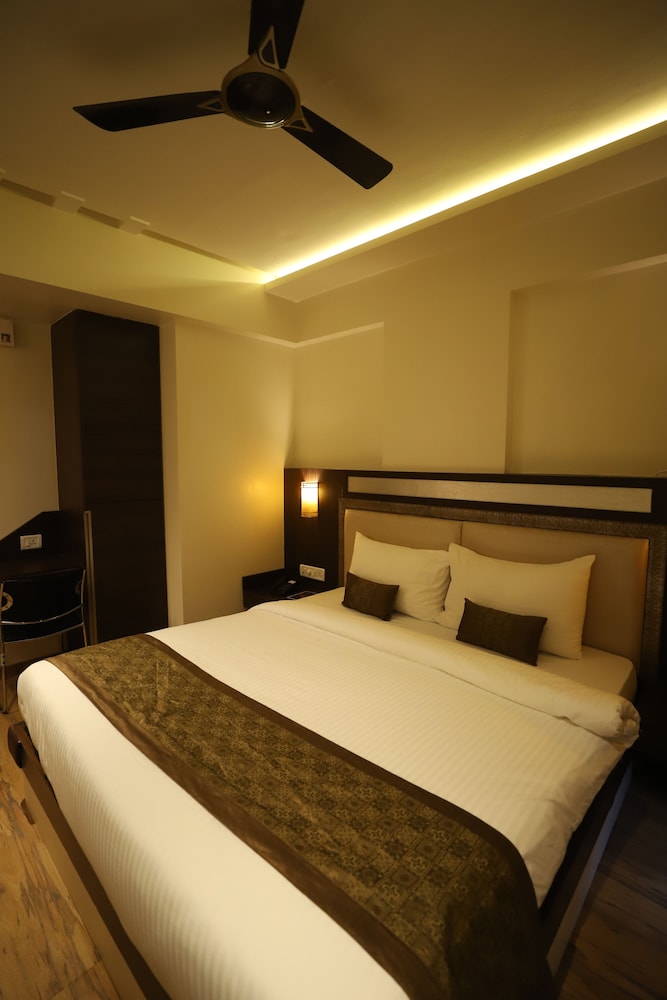Golden Room - Photo 9