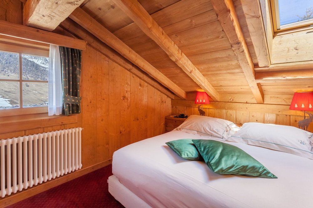 Romantic Chalet, Sauna, City View (Gold)