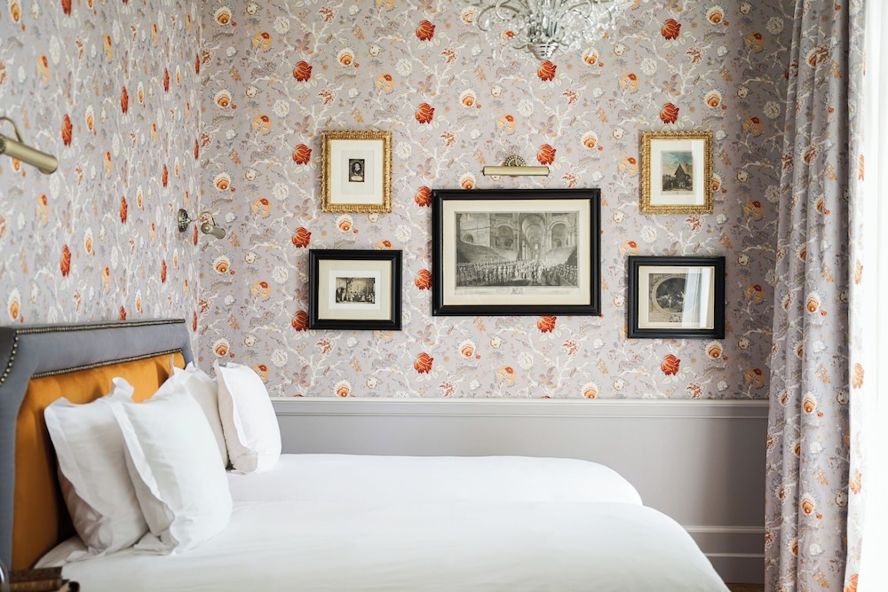 Signature Room