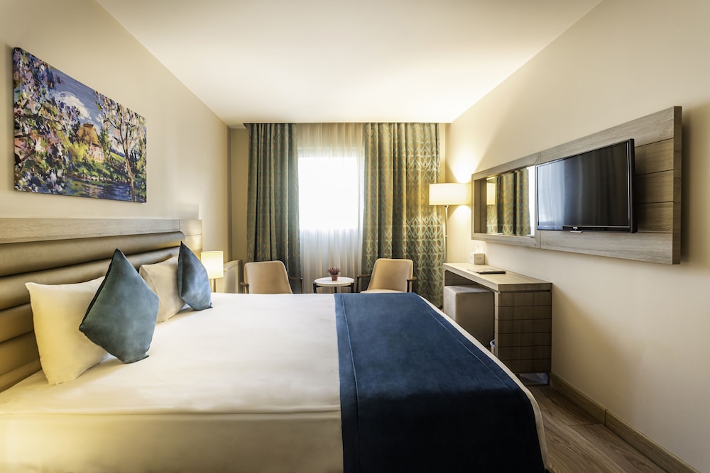 Superior French Bed Room photo 1