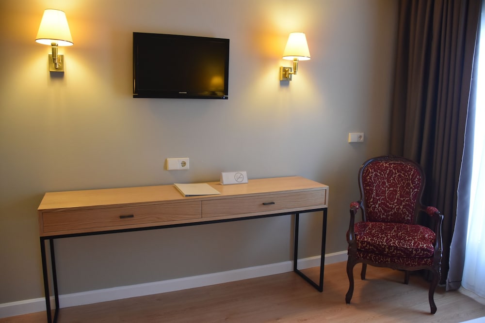 Standard Double or Twin Room - Photo 3