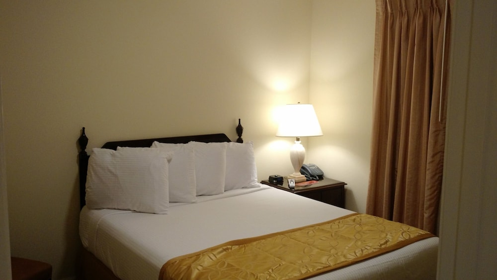 Deluxe Suite, 2 Bedrooms, Refrigerator & Microwave, Mountain View, No Pets