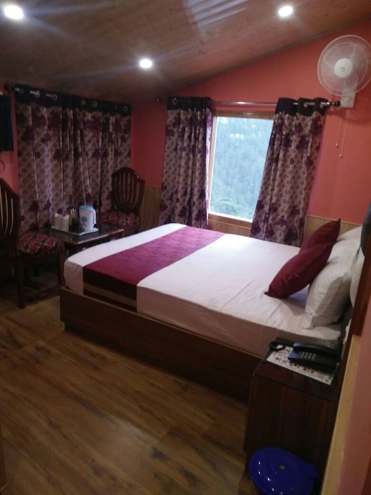 Deluxe Room With Mountain View photo 3