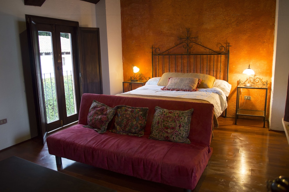 Comfort Triple Room, 1 Queen Bed with Sofa bed photo 2