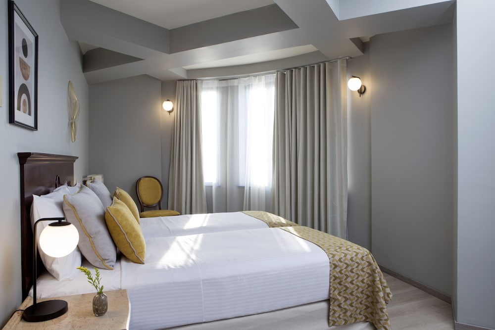 Standard Twin Room - Photo 1