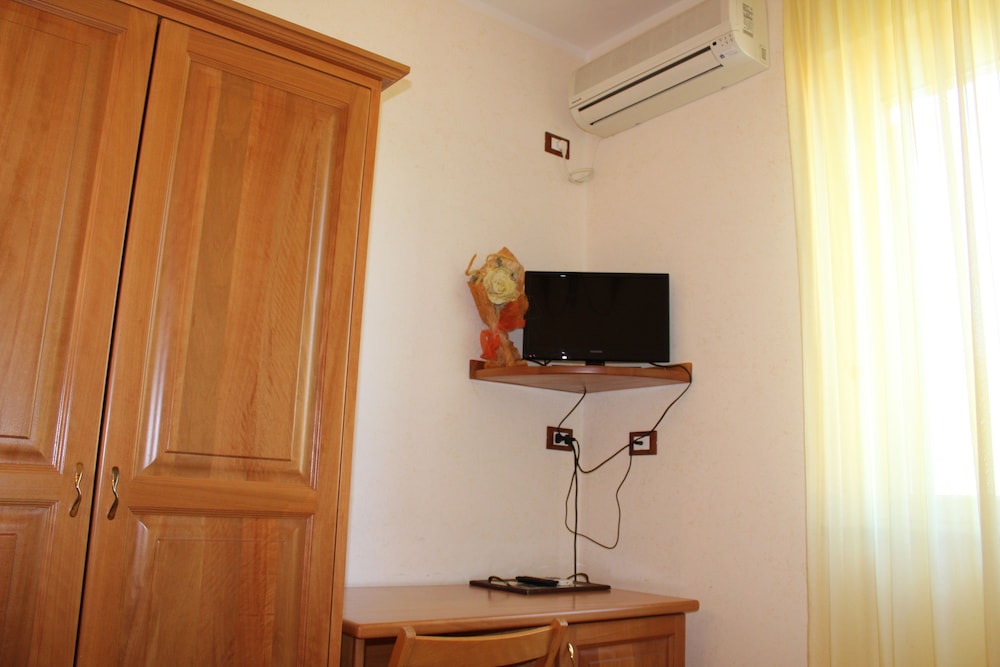 Single Room photo 2