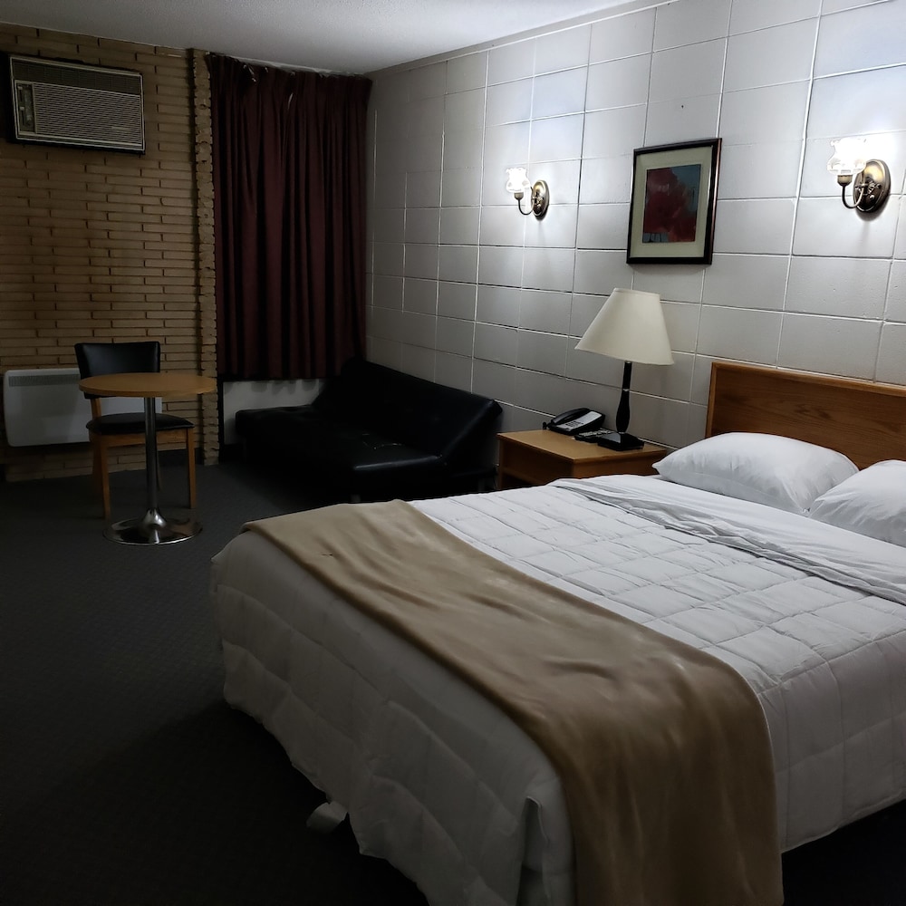 Standard Room, 1 Double Bed, Refrigerator & Microwave photo 3
