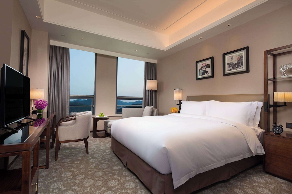 Executive Room, 1 King Bed, Non Smoking photo 1