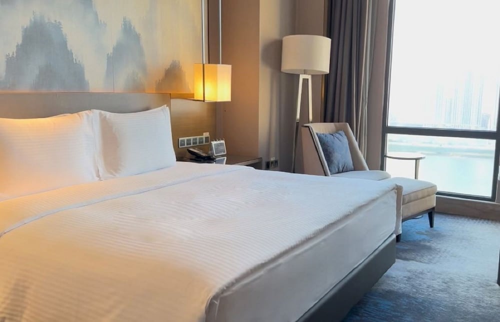 Grand Deluxe King Room