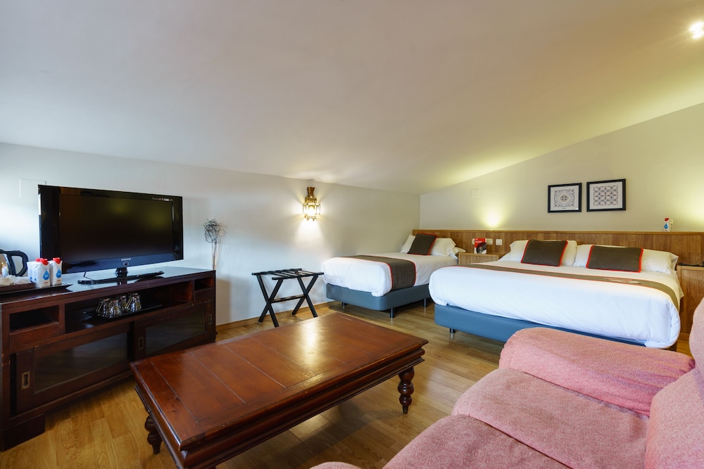 Family Room photo 3
