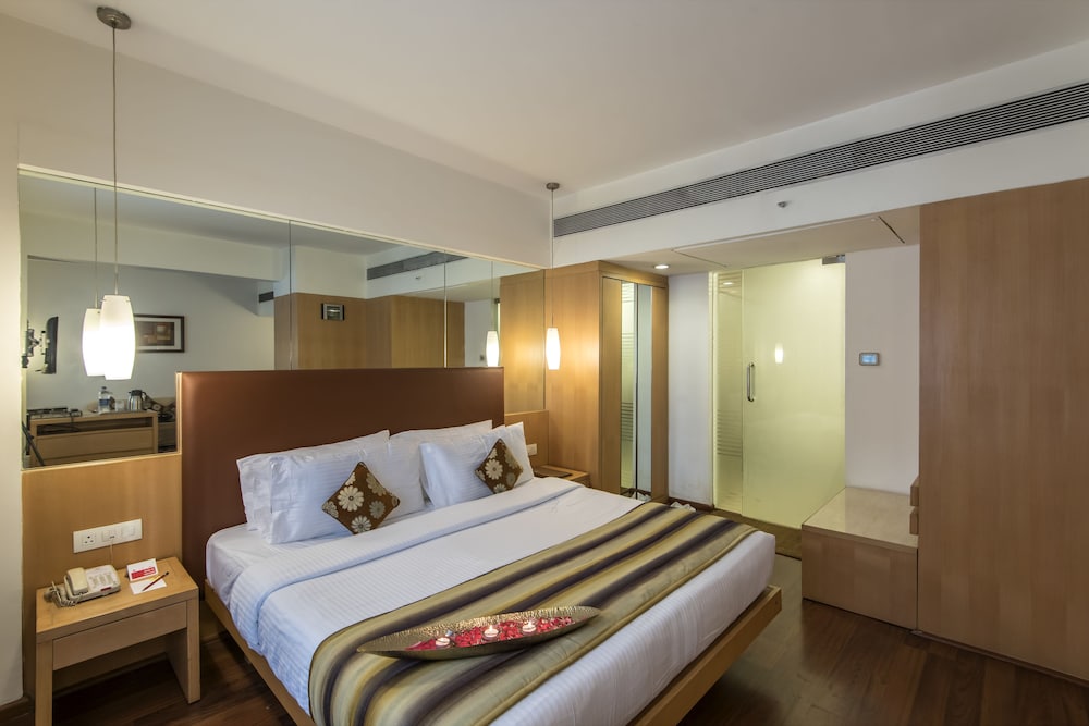 Suite - Photo 14