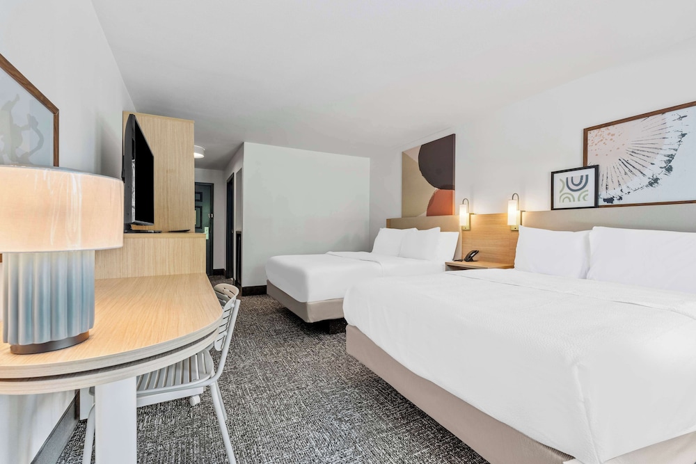 Room, 2 Queen Beds, Accessible (Hearing) - Photo 1