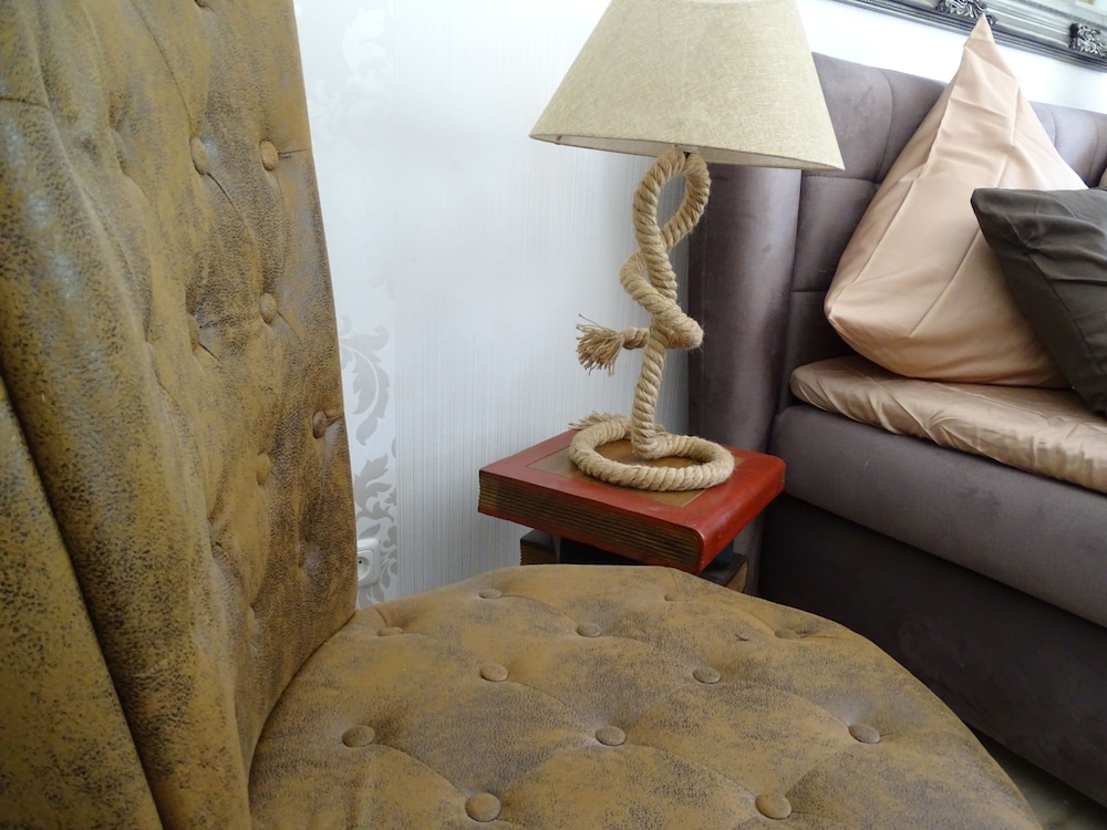 Deluxe Double Room, 1 Queen Bed, Balcony, Mountain View photo 3