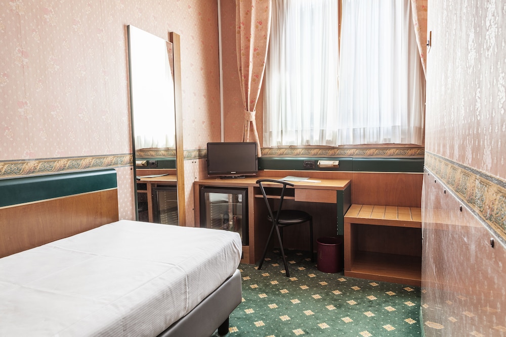 Economy Single Room