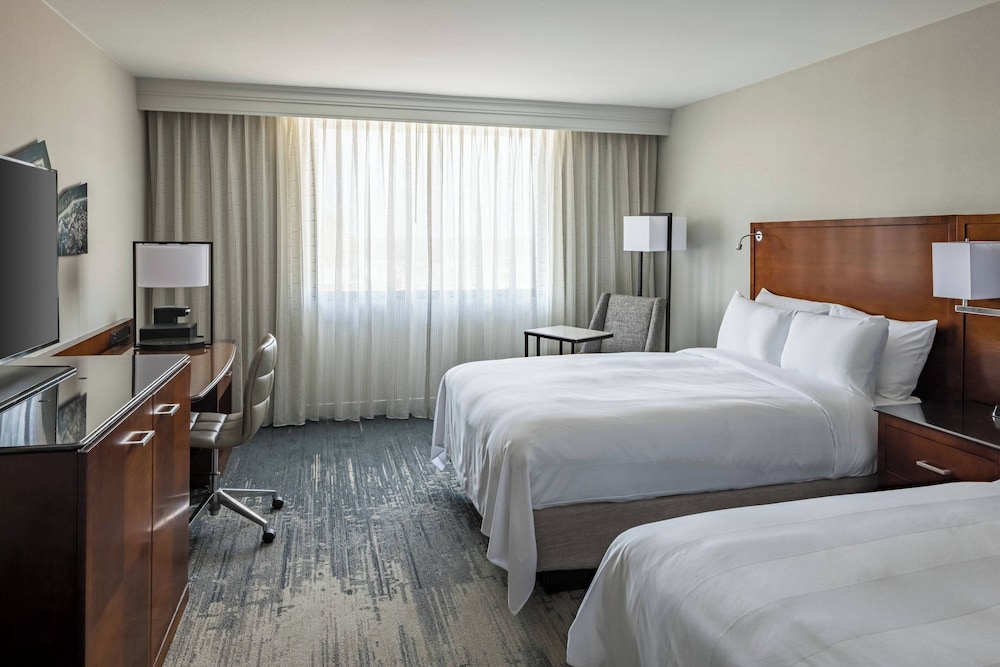 Club Room, 2 Double Beds - Photo 4